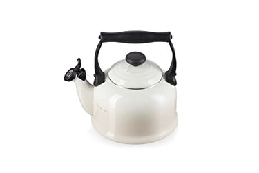 Le Creuset Wasserkessel Tradition, Füllmenge: 2,1 l, Emaillierter Stahl, Kirschrot, 92000800060000 im Sale